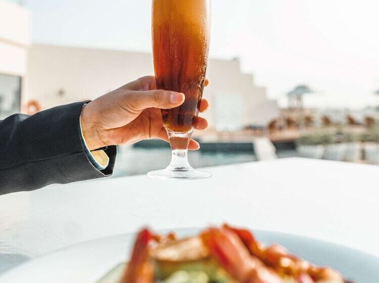 هتل Golden Tulip Muscat