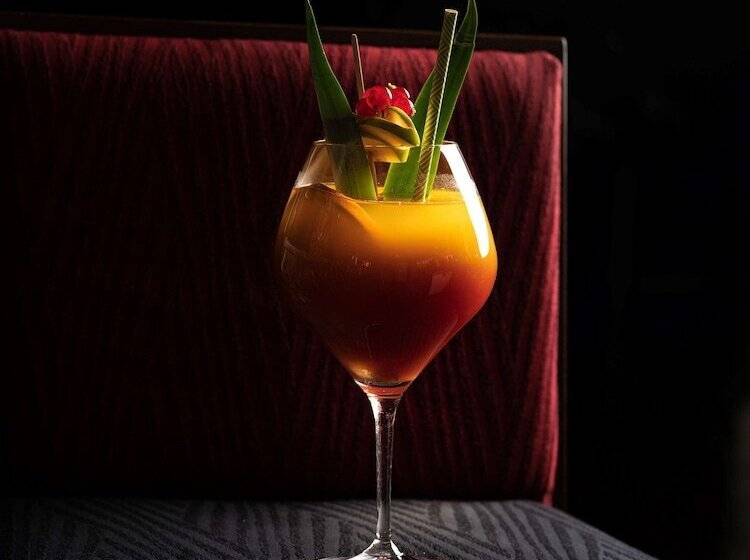 هتل Golden Tulip Muscat