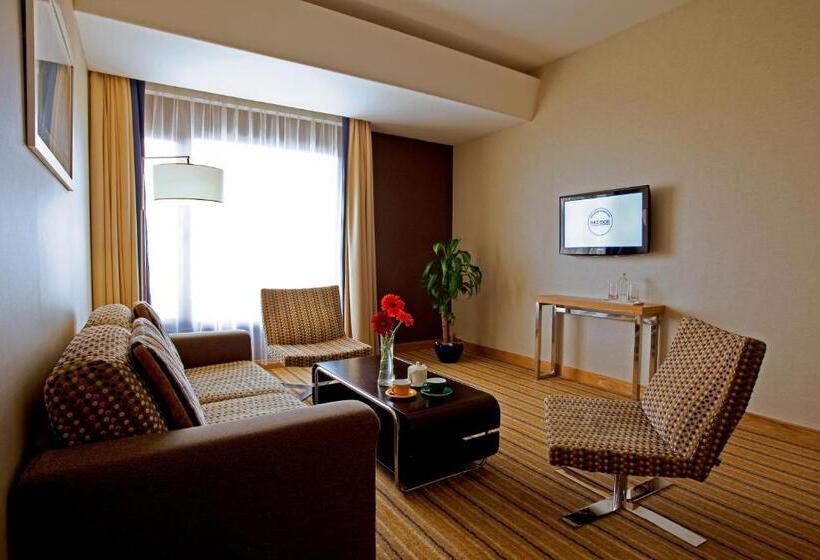 هتل Golden Tulip Muscat