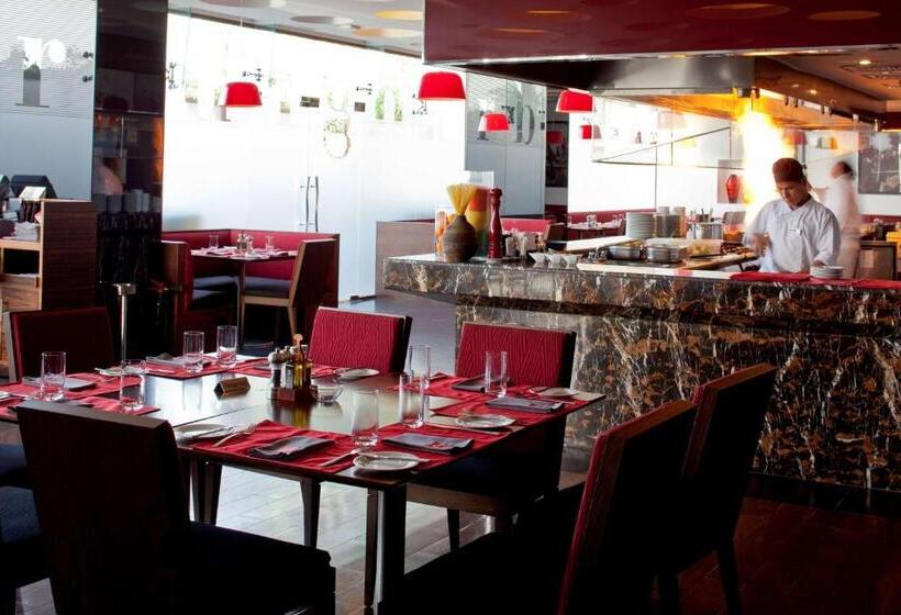 هتل Golden Tulip Muscat