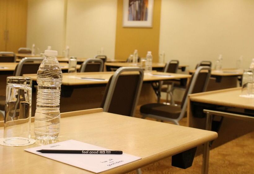 هتل Golden Tulip Muscat