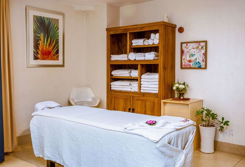 هتل Golden Tulip Muscat