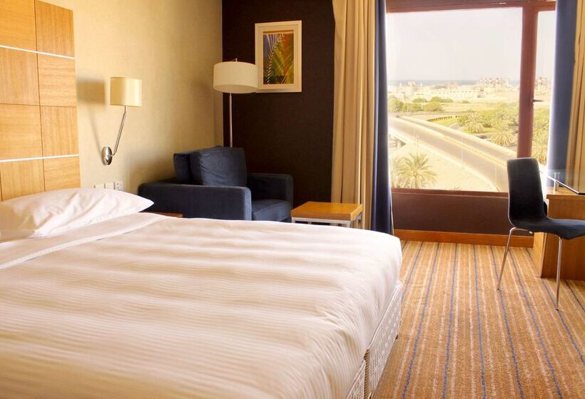 هتل Golden Tulip Muscat