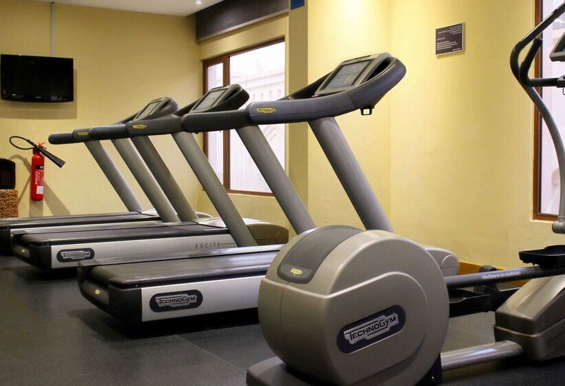 هتل Golden Tulip Muscat