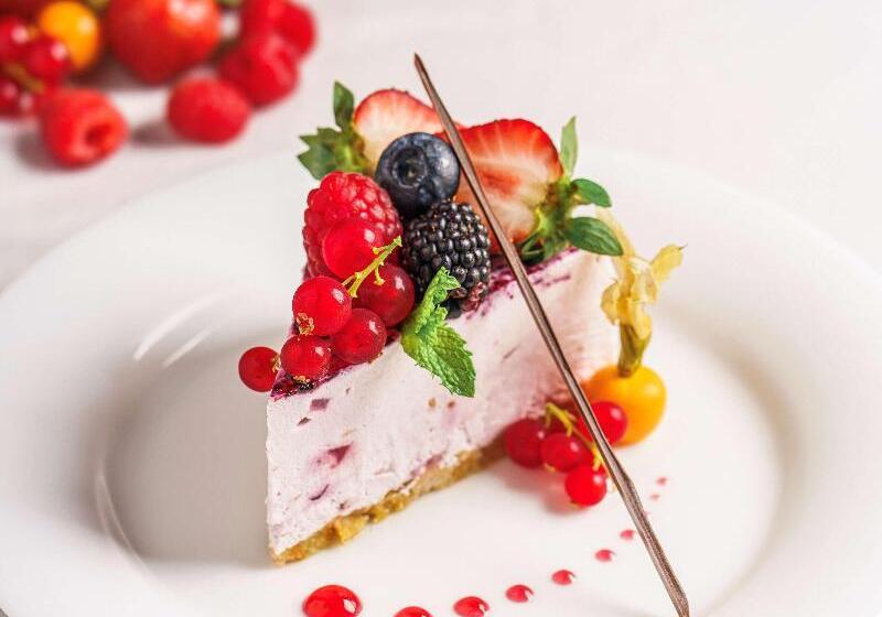 هتل Golden Tulip Muscat