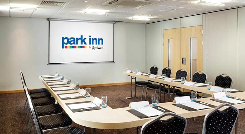 فندق Park Inn By Radisson Peterborough