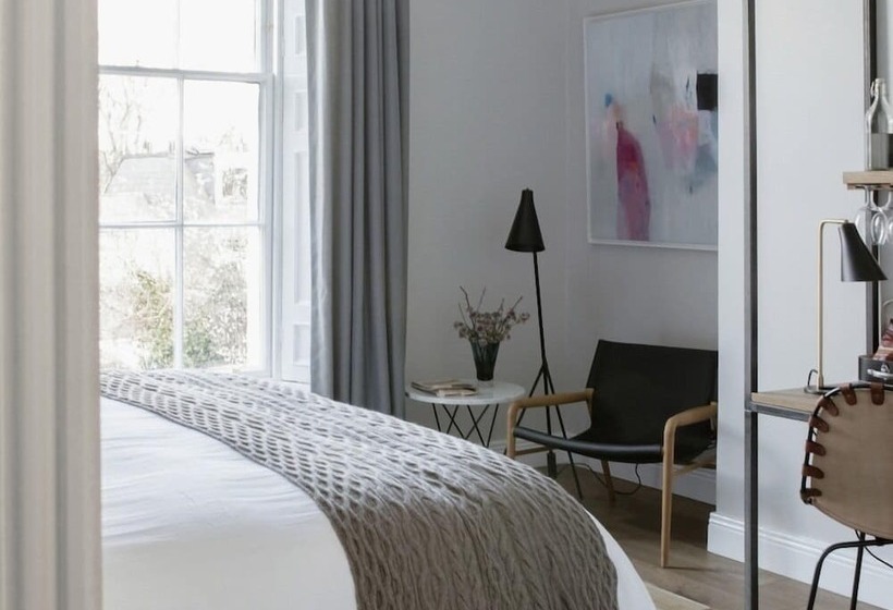 בית מלון כפרי Pembroke Hall