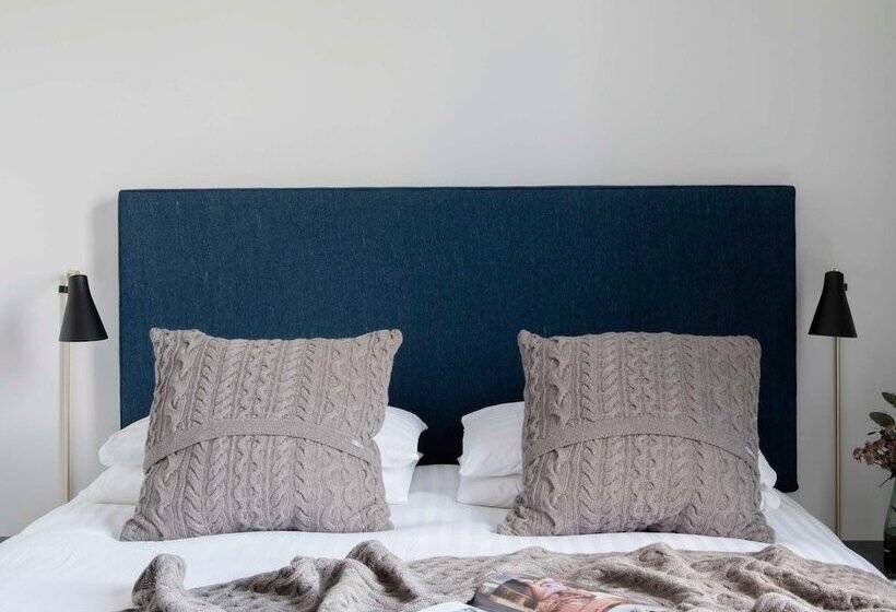 בית מלון כפרי Pembroke Hall