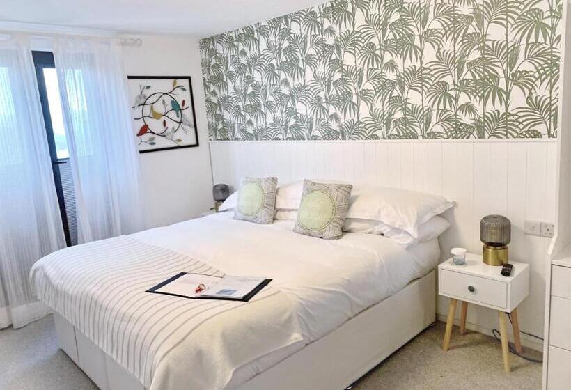 בית מלון כפרי Porth Beach