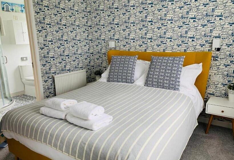 בית מלון כפרי Porth Beach