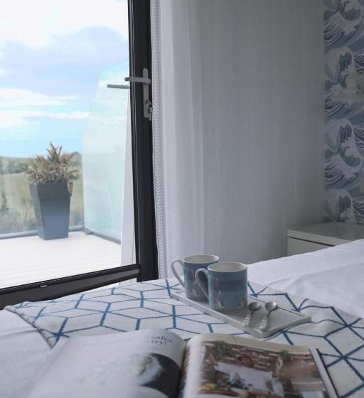 בית מלון כפרי Porth Beach