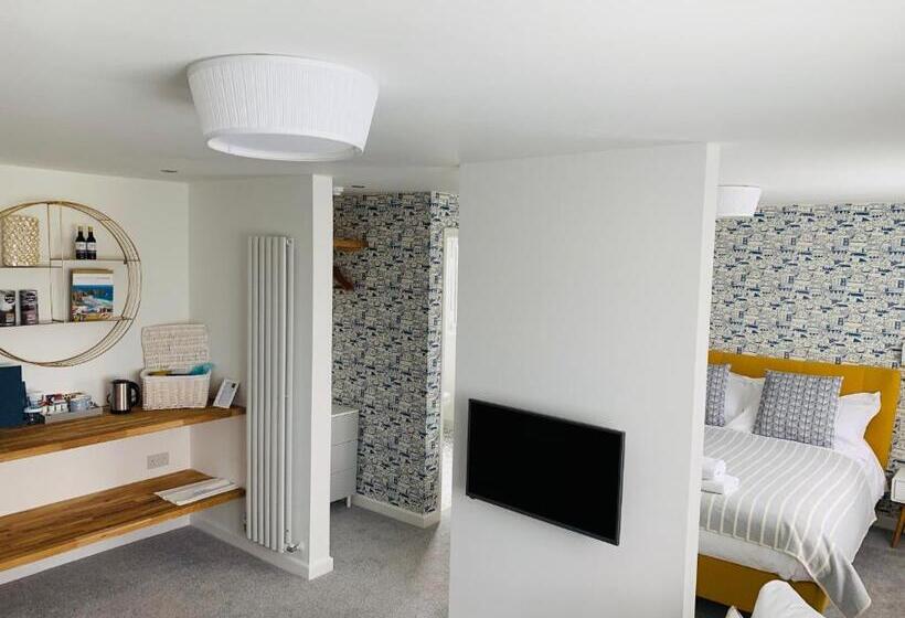 בית מלון כפרי Porth Beach