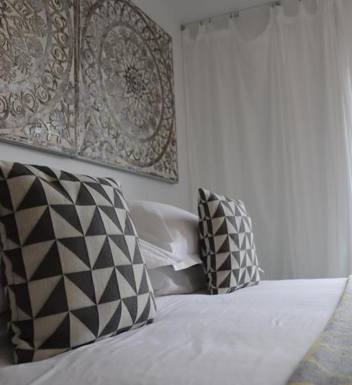 בית מלון כפרי Porth Beach