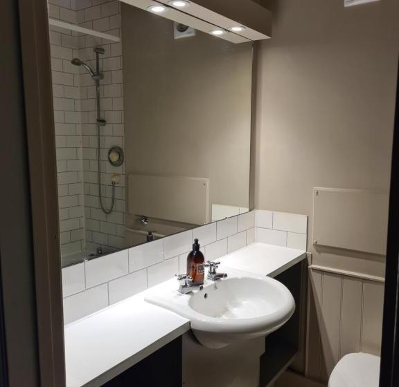 בית מלון כפרי Priory Inn