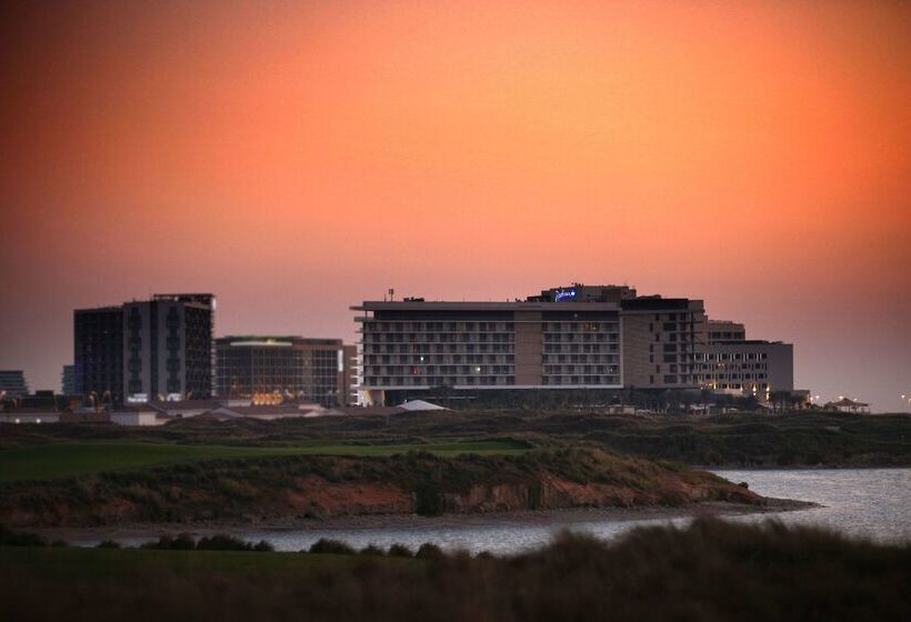 Radisson Blu Hotel, Abu Dhabi Yas Island