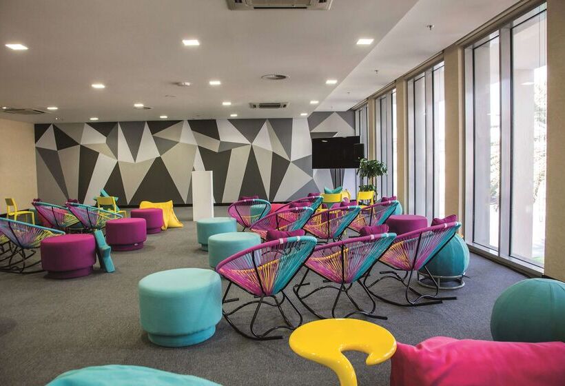 Radisson Blu Hotel, Abu Dhabi Yas Island