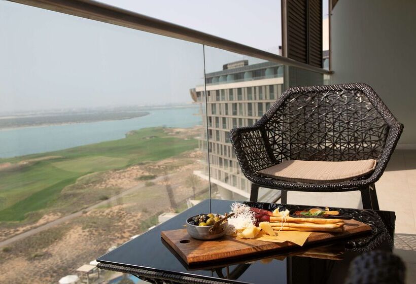 Radisson Blu Hotel, Abu Dhabi Yas Island
