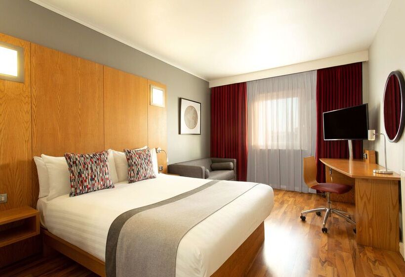 בית מלון כפרי Ramada By Wyndham Belfast