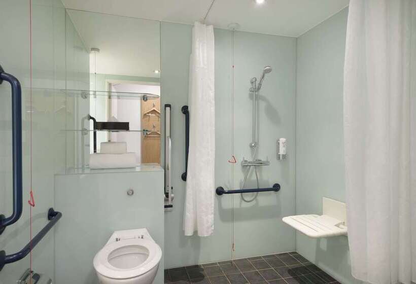 בית מלון כפרי Ramada By Wyndham Belfast