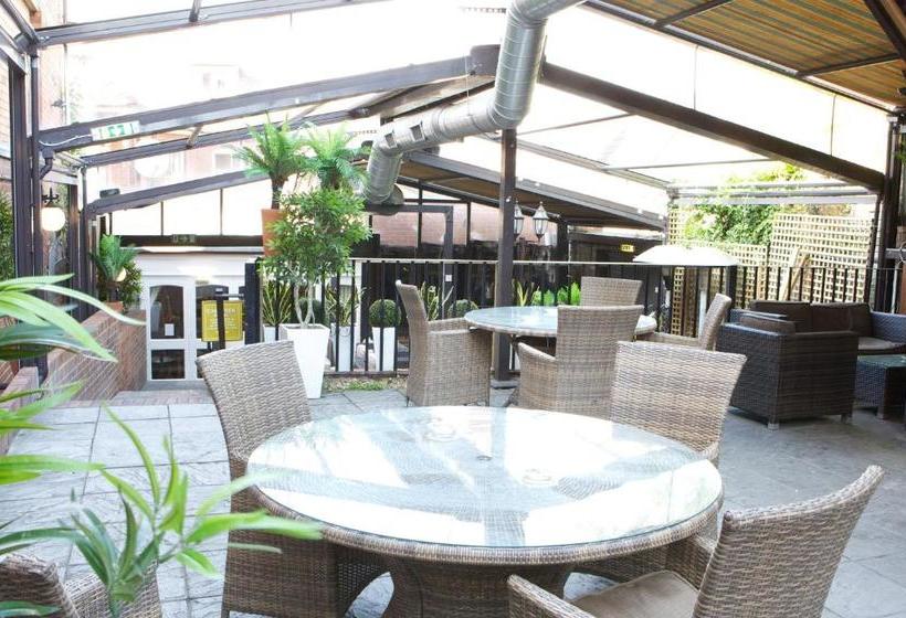 ホテル The Globe And Crown