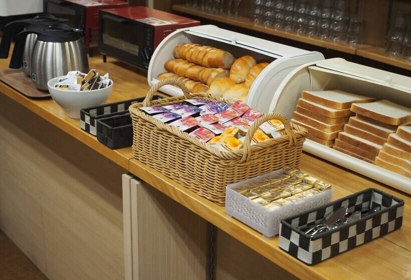 Sakura Hotel Hatagaya