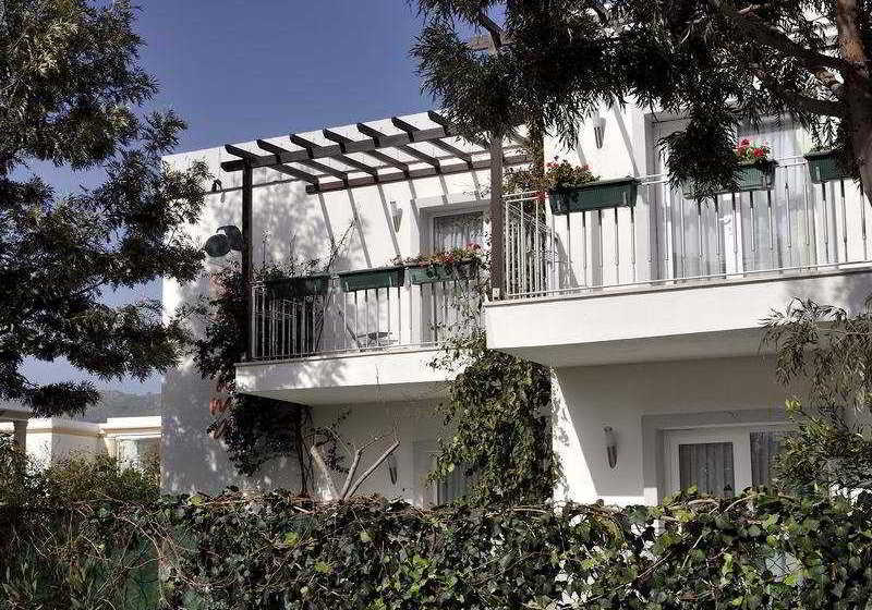 בית מלון כפרי Satsuma Suites