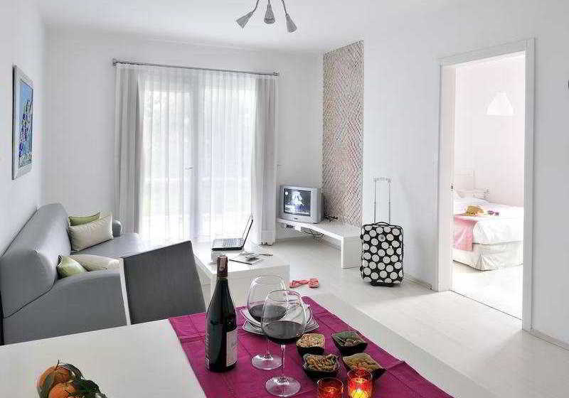 בית מלון כפרי Satsuma Suites