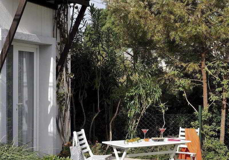 בית מלון כפרי Satsuma Suites