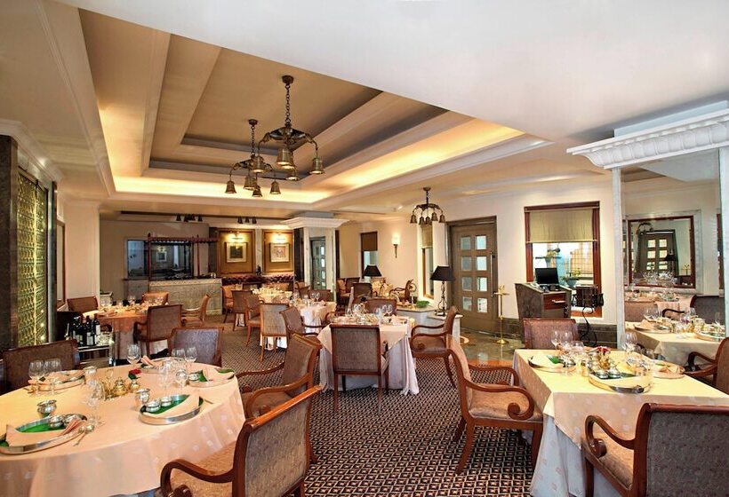 Отель Sheraton New Delhi