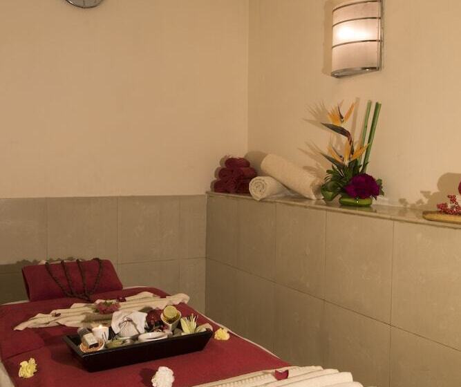 Отель Sheraton New Delhi