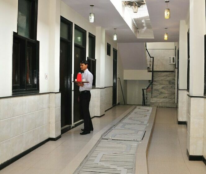 בית מלון כפרי Star Palace Paharganj