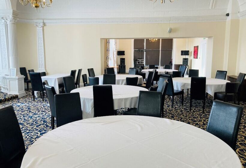 בית מלון כפרי Adamton Country House