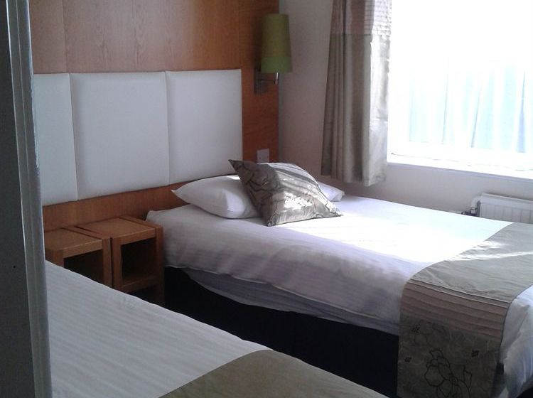 Отель The Altrincham Lodge