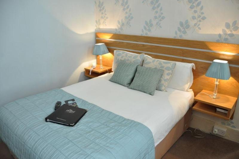 בית מלון כפרי The Angel Inn