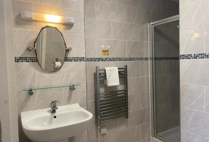 Отель The Beach