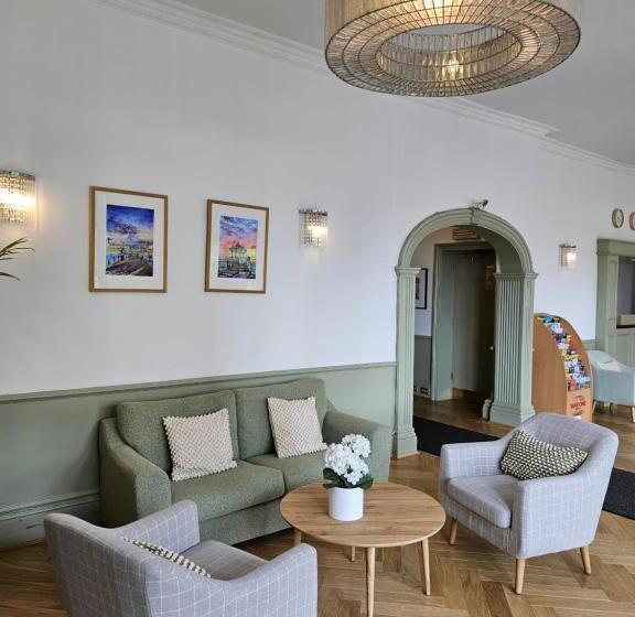 Отель The Beach