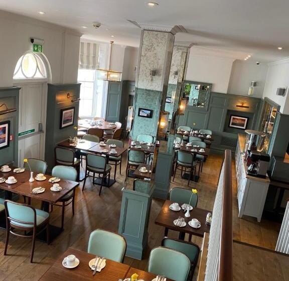 Отель The Beach