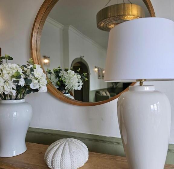 Отель The Beach