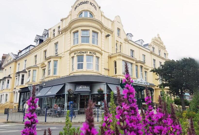 בית מלון כפרי The Broadway