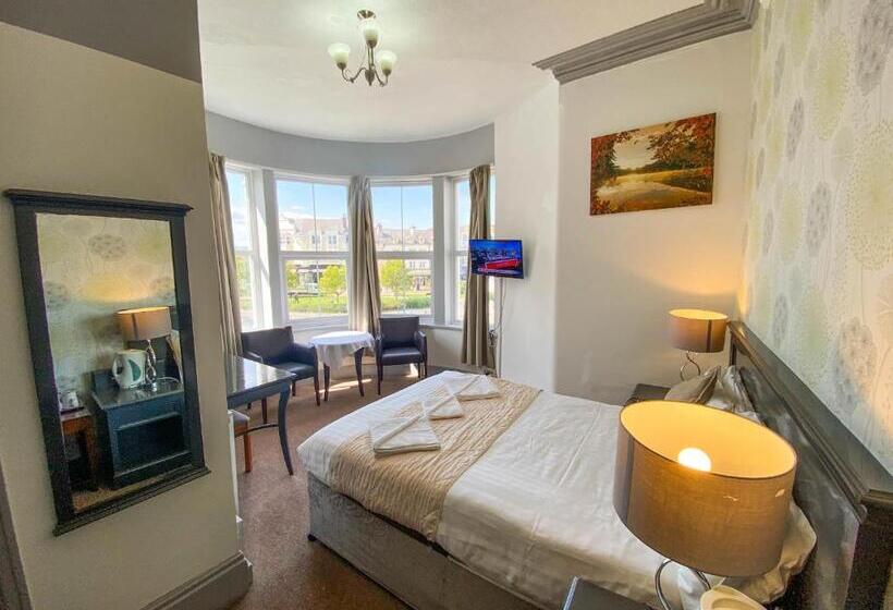 בית מלון כפרי The Broadway