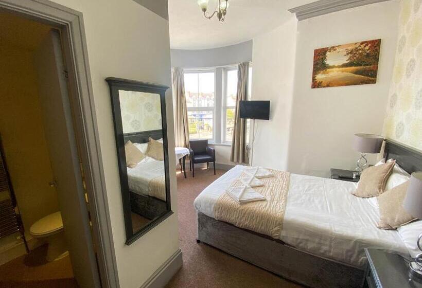 בית מלון כפרי The Broadway