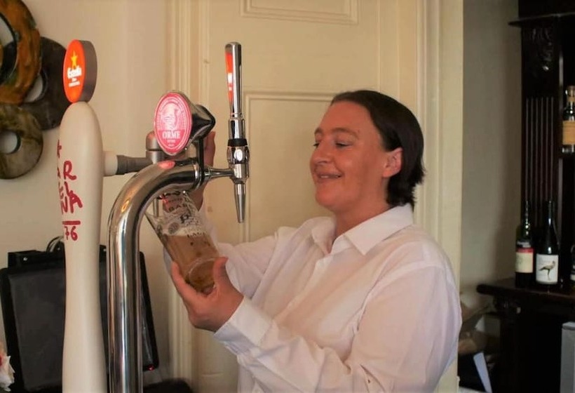 בית מלון כפרי The Broadway