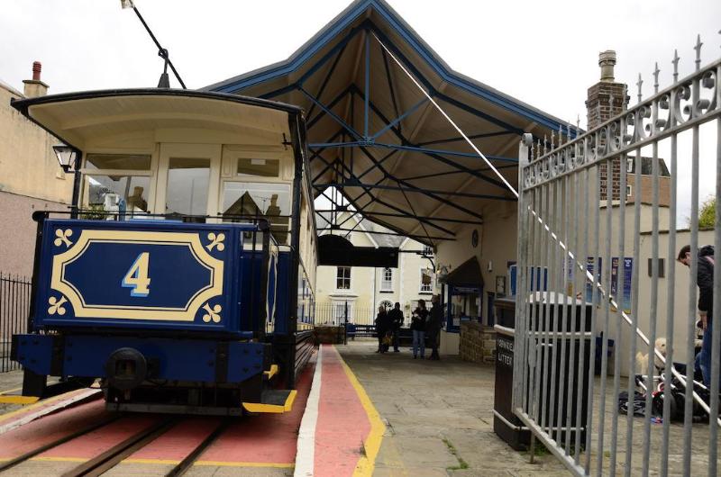 בית מלון כפרי The Broadway