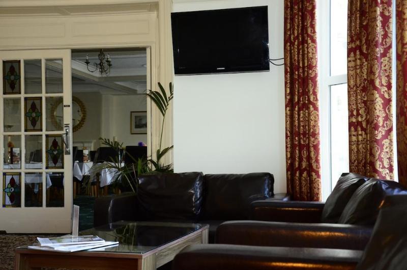 בית מלון כפרי The Broadway