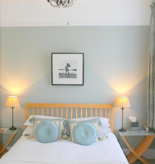 Отель The Claremont