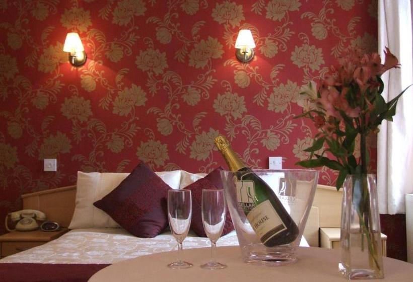 Отель The Elgin