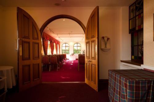 Отель The Elgin