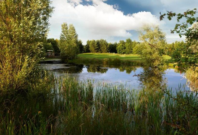 Отель The Essex Golf & Country Club