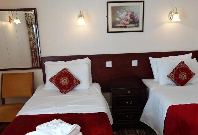 Отель The Kensington And Bar