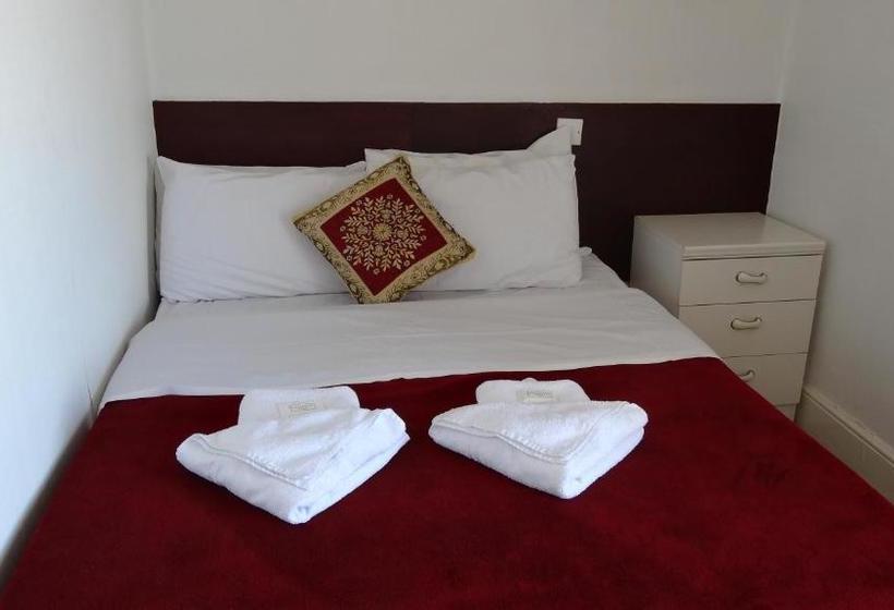 Отель The Kensington And Bar